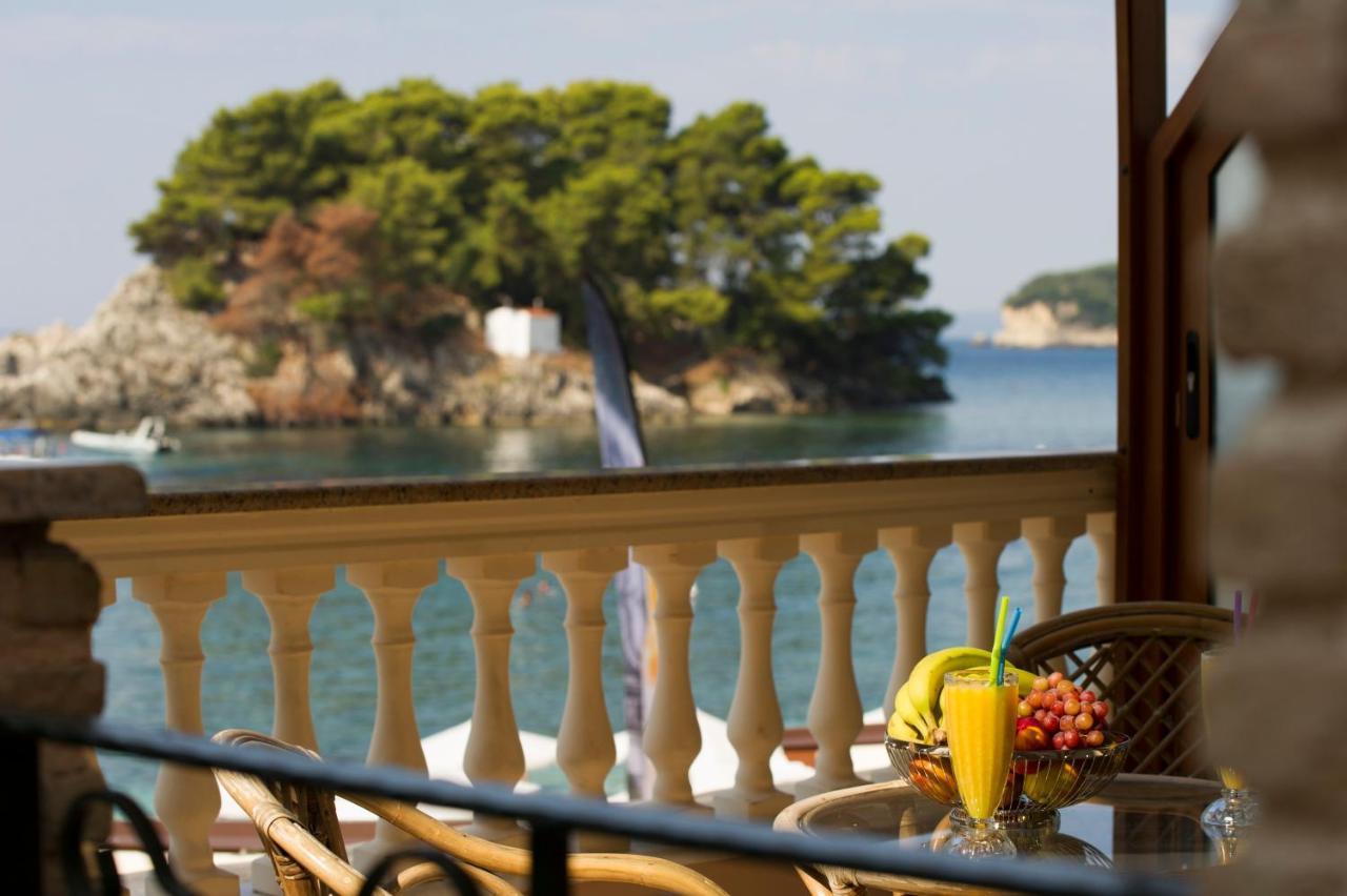 Utopia Parga Buitenkant foto